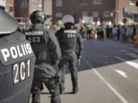 Incautado un arsenal de varitas mágicas, anillos únicos y sables de luz en el día del Orgullo Friki