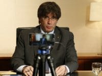Carles Puigdemont realiza un webinar para ganar votos en el Referendum