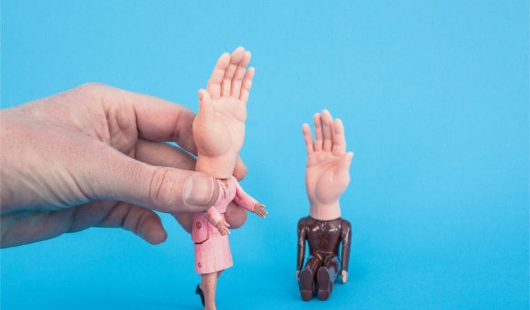 Carlos Miñana abducido por extraterrestres que le revelan los secretos del marketing